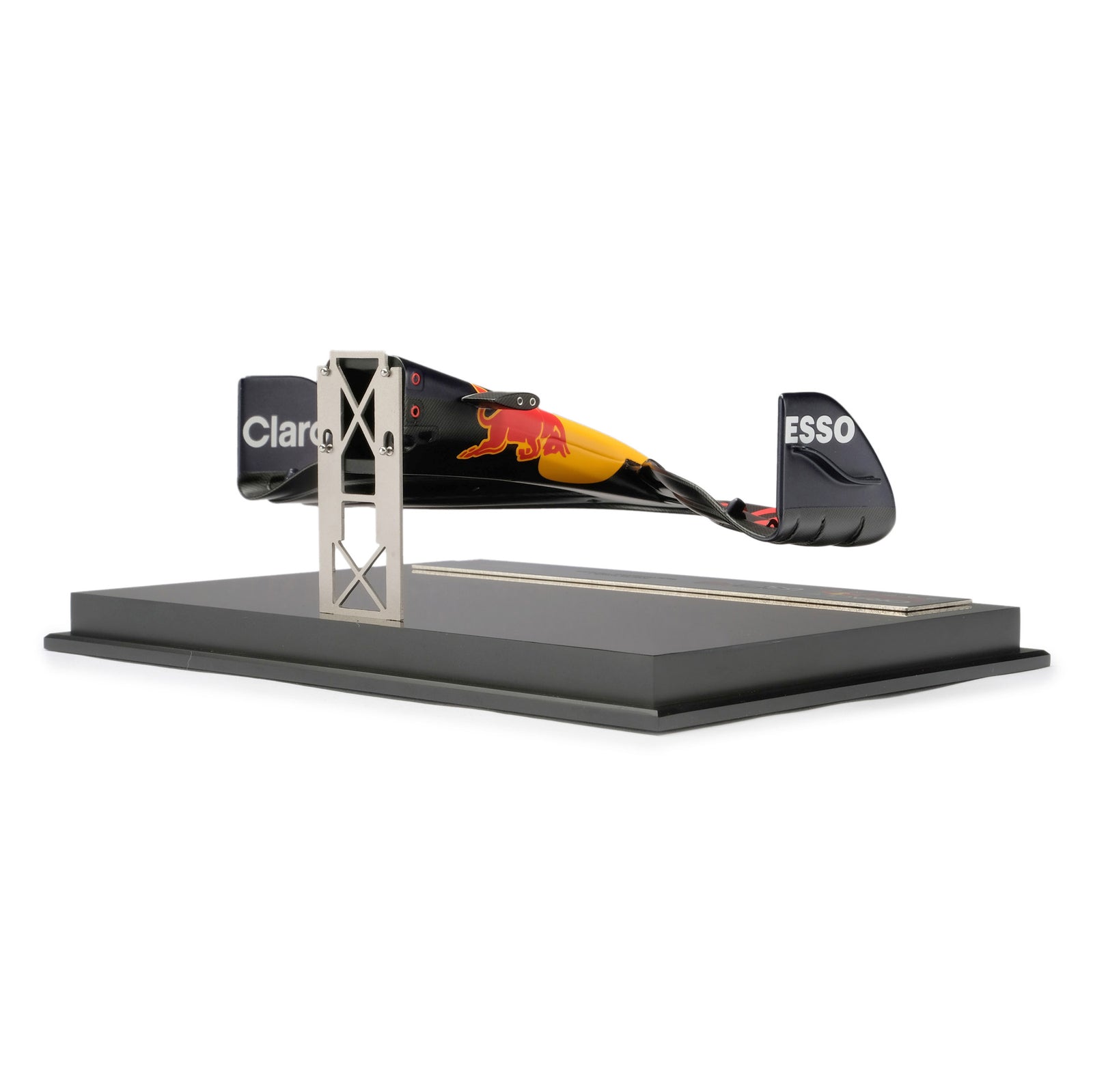 EARLY LOT 038 - Oracle Red Bull Racing 2022 RB18 1:12 Scale Model Nosecone
