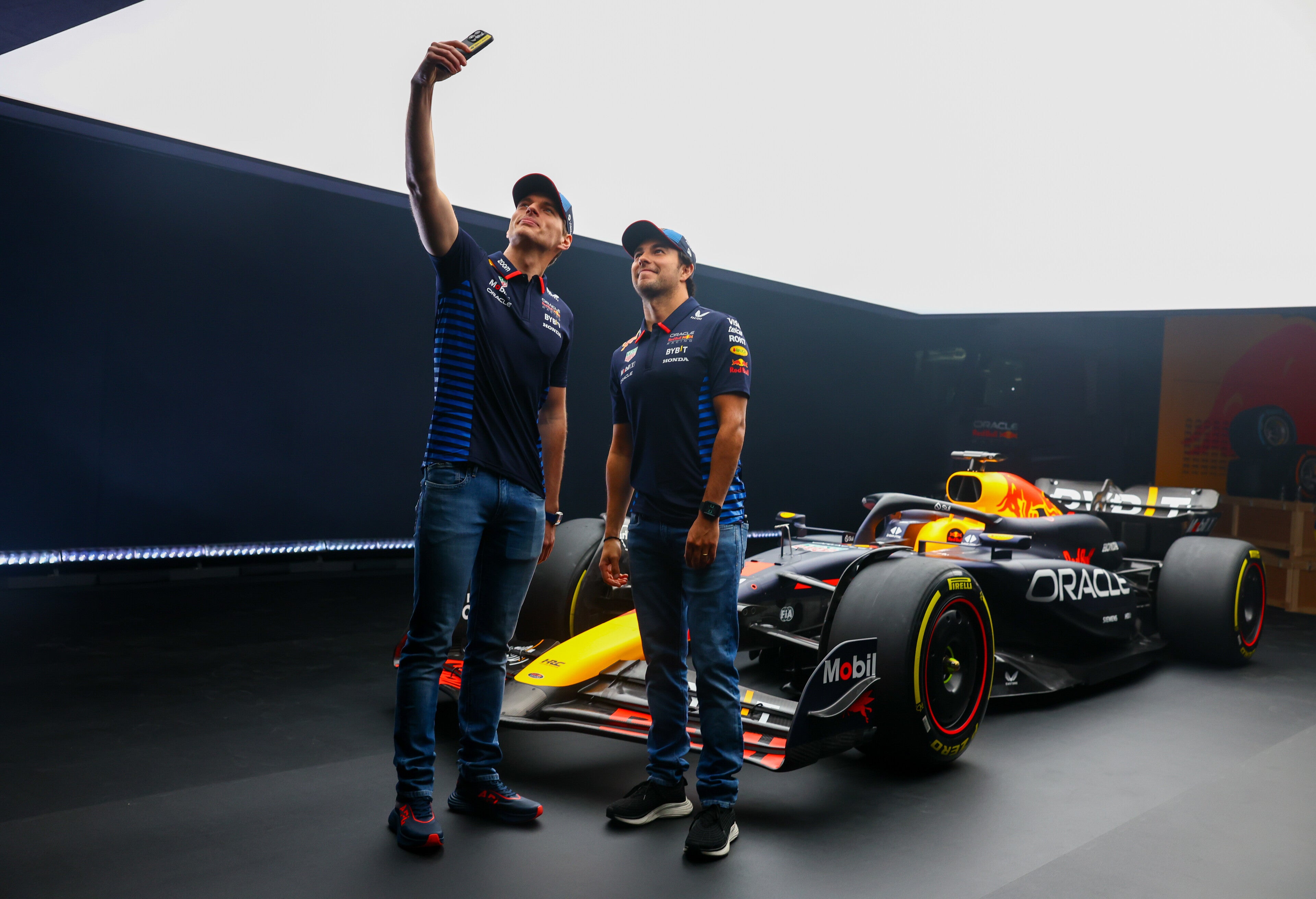 Oracle Red Bull Racing 2024 RB20 Show Car | F1 Authentics