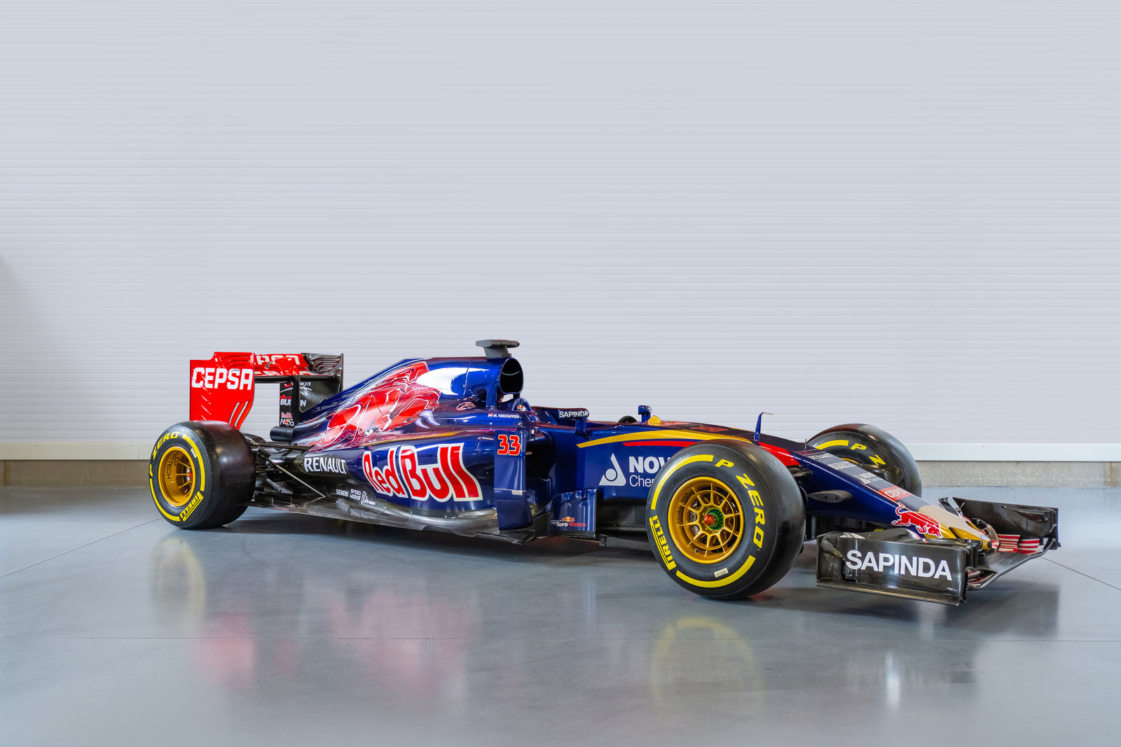 Scuderia Toro Rosso STR10 - 02