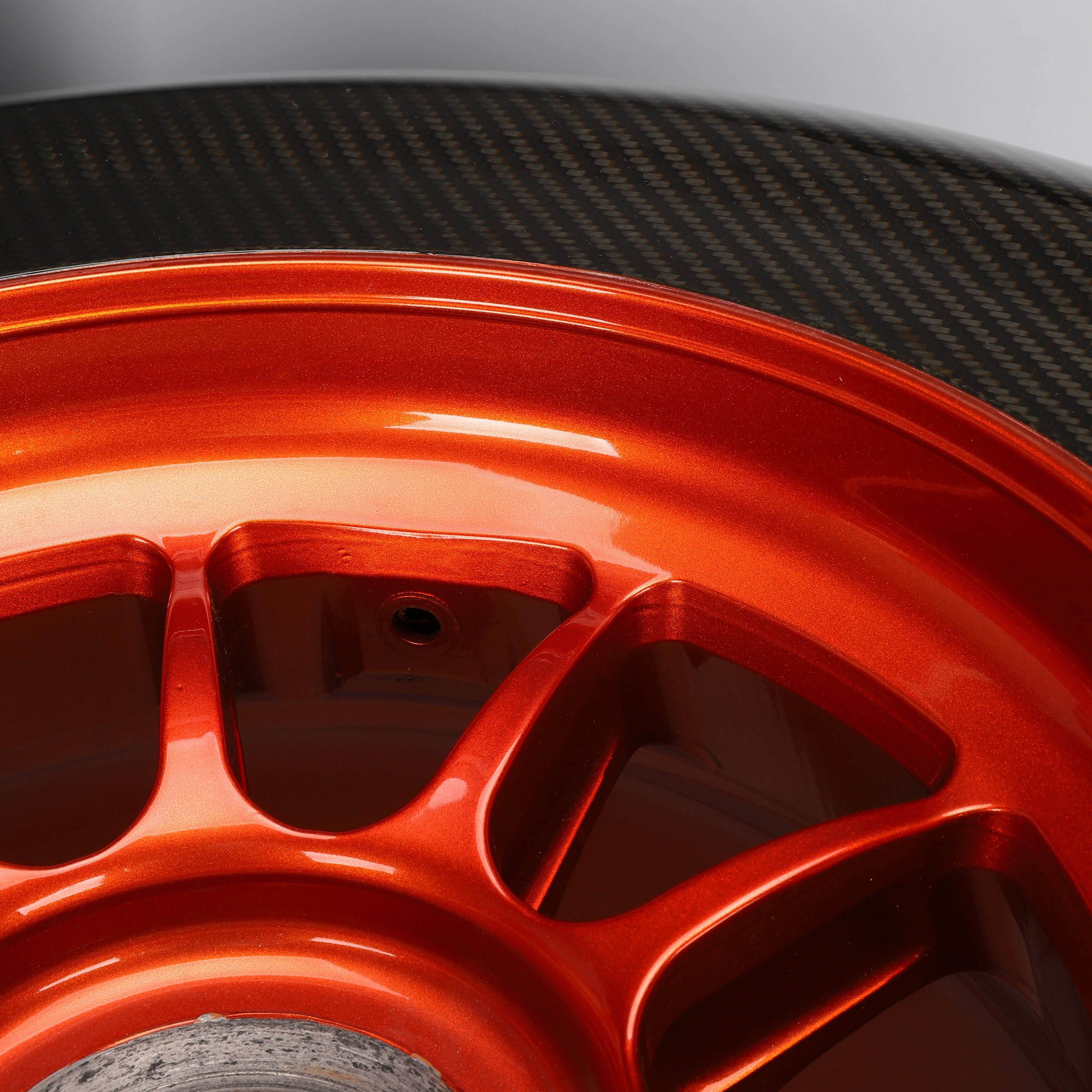 McLaren Carbon Front Wheel Rim Table - Front