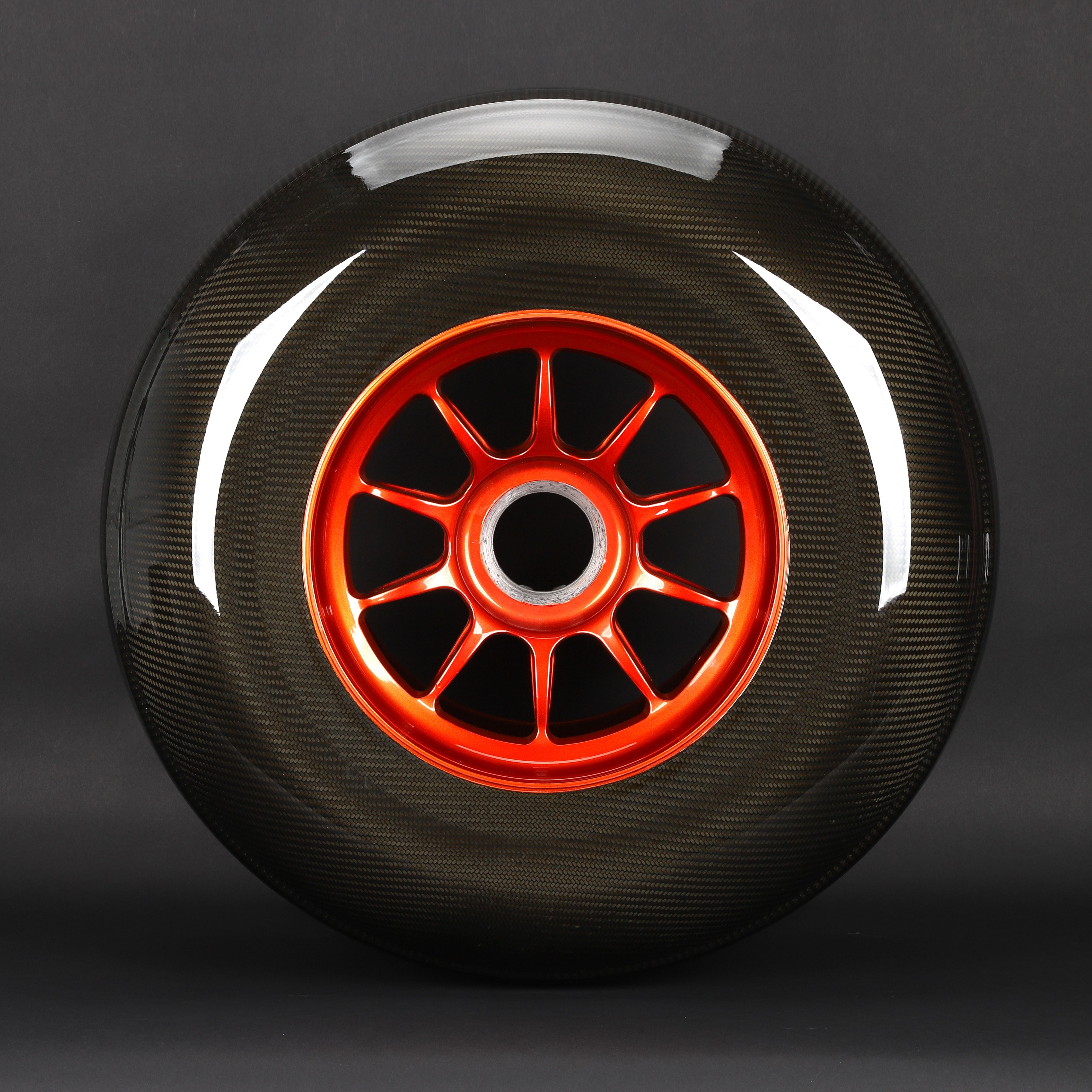 McLaren Carbon Front Wheel Rim Table - Front