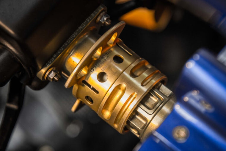 Authentic Toro Rosso STR14-04 P2 finishing 2019 rolling chassis, genuine Formula 1 collector display