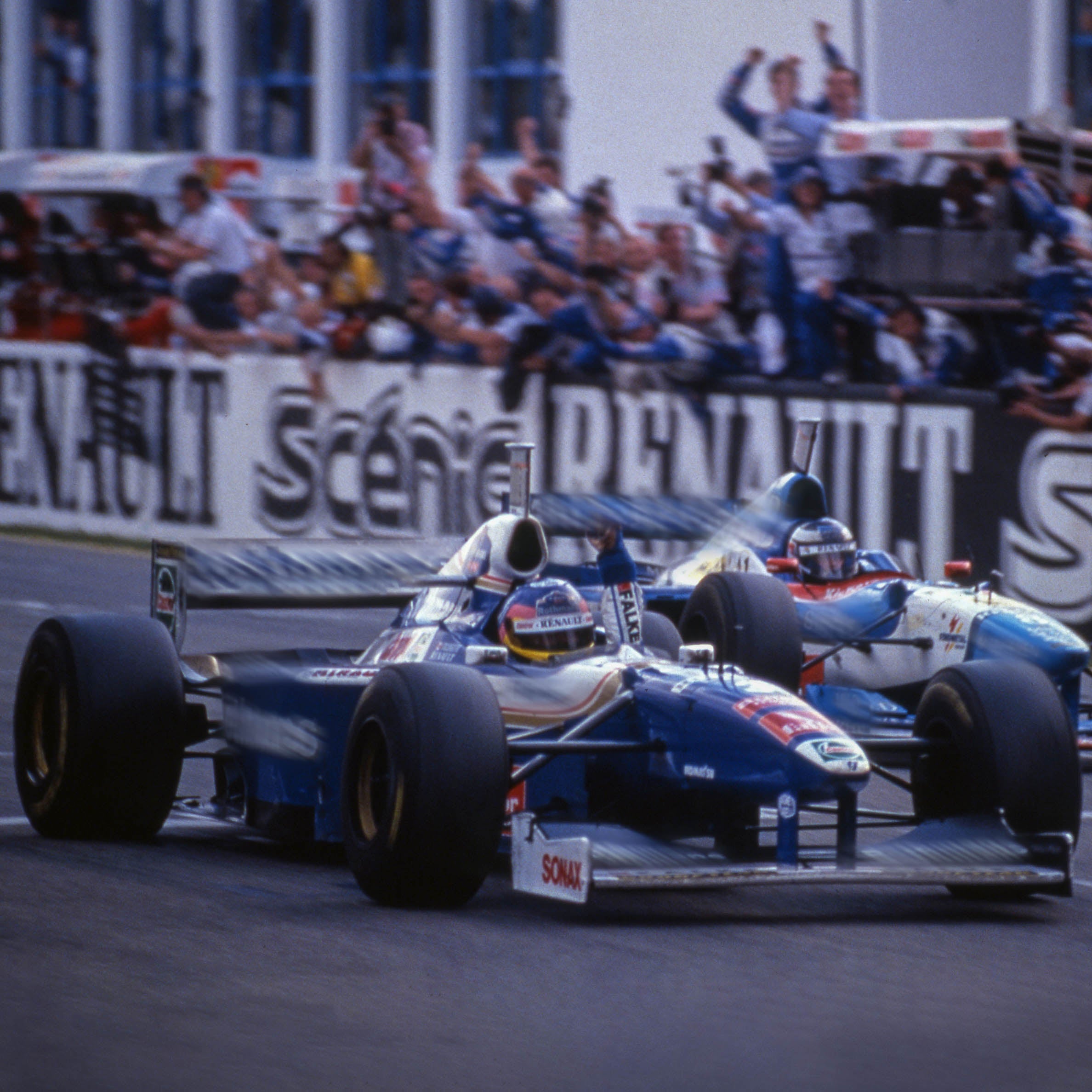 Official 1997 Williams FW19 Jacques Villeneuve F1® Show Car
