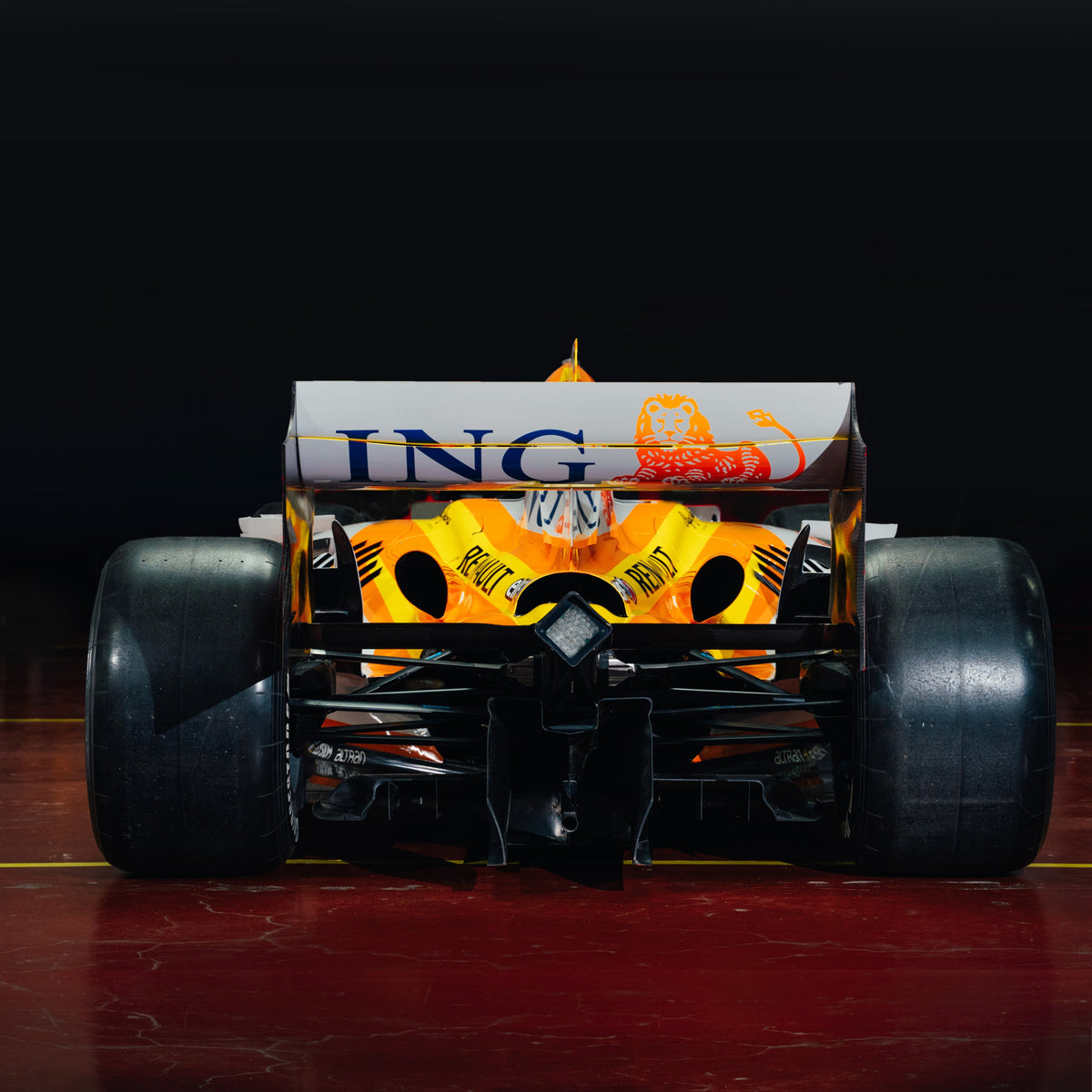 Renault R29 2009 Formula 1 show car, full-size Formula 1-inspired display vehicle for collectors, exhibitions and showroom display