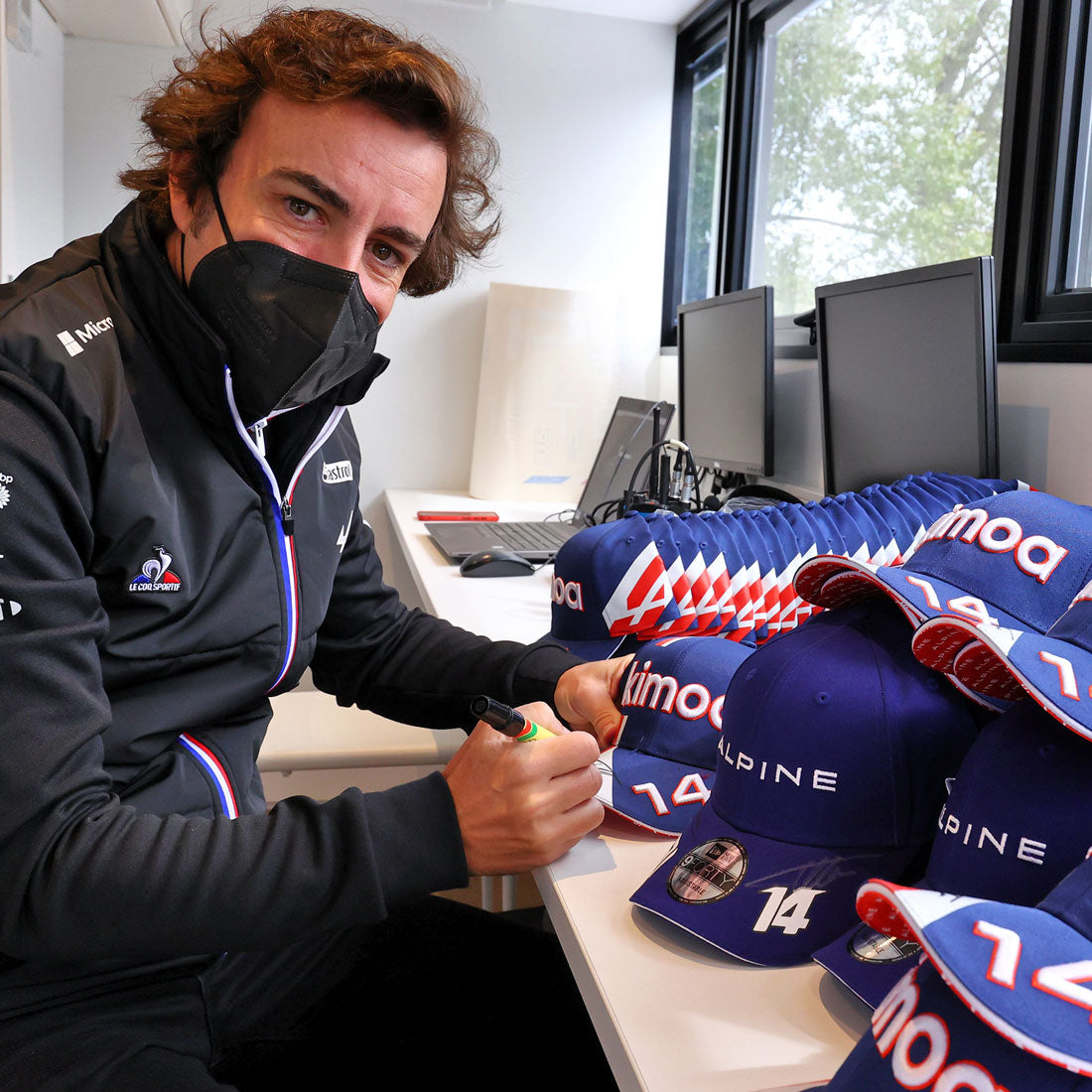 LOT 035 - Fernando Alonso 2021 Unframed Signed Cap