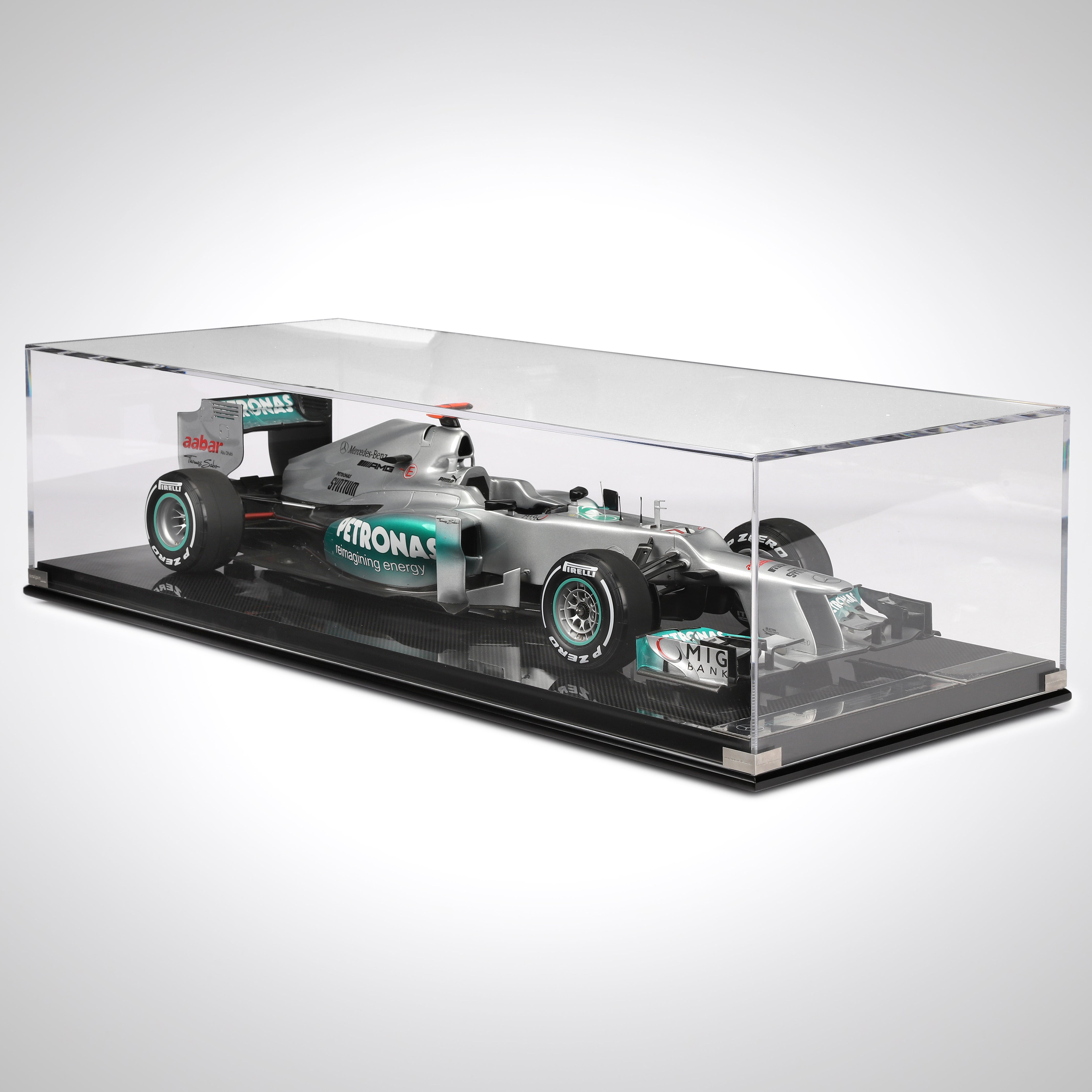 1:8 Scale Model F1® Cars | Formula 1® Scale Model Cars | F1 Authentics