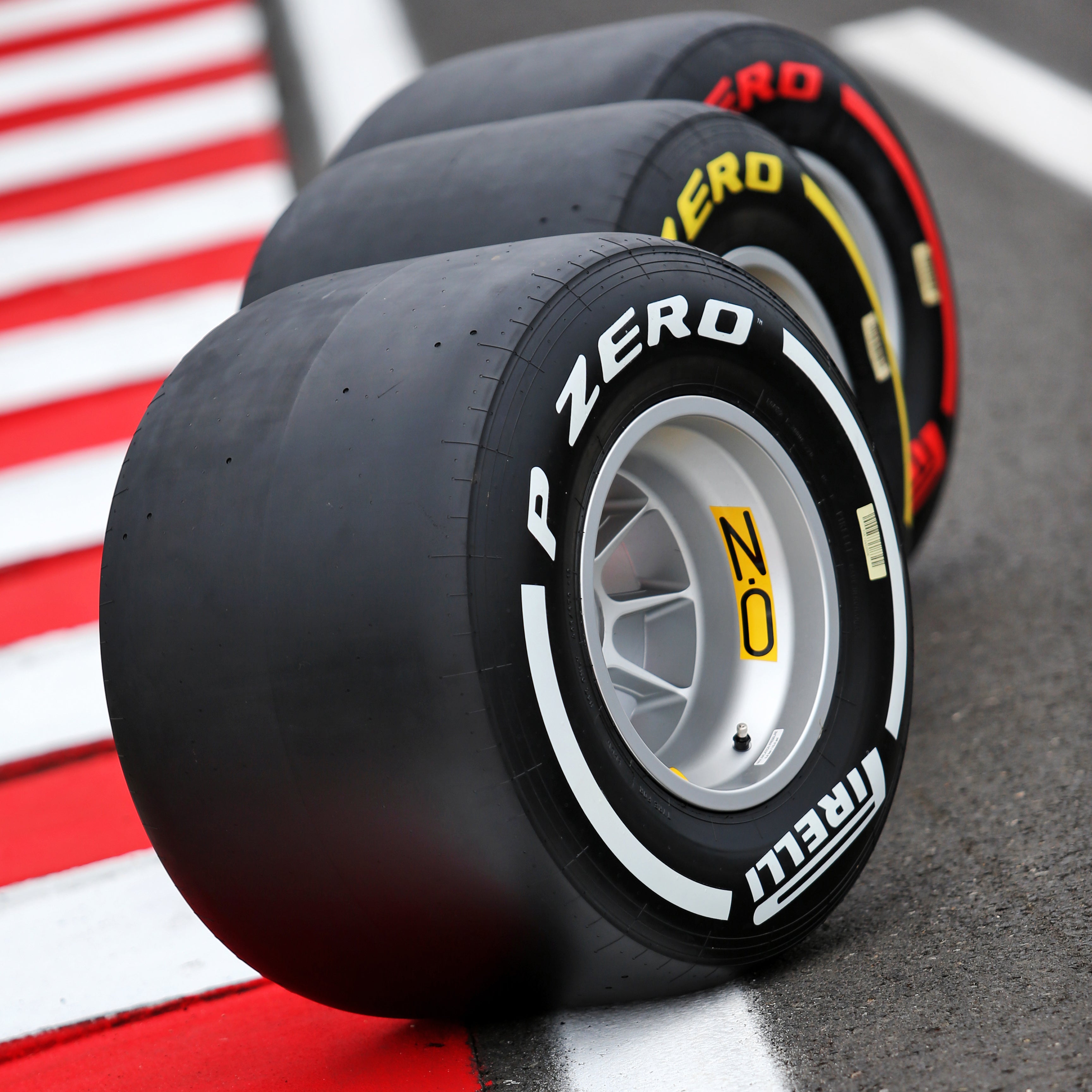 Pirelli Pre-2017 Wheel Rim & Tyre Table - Yellow Compound