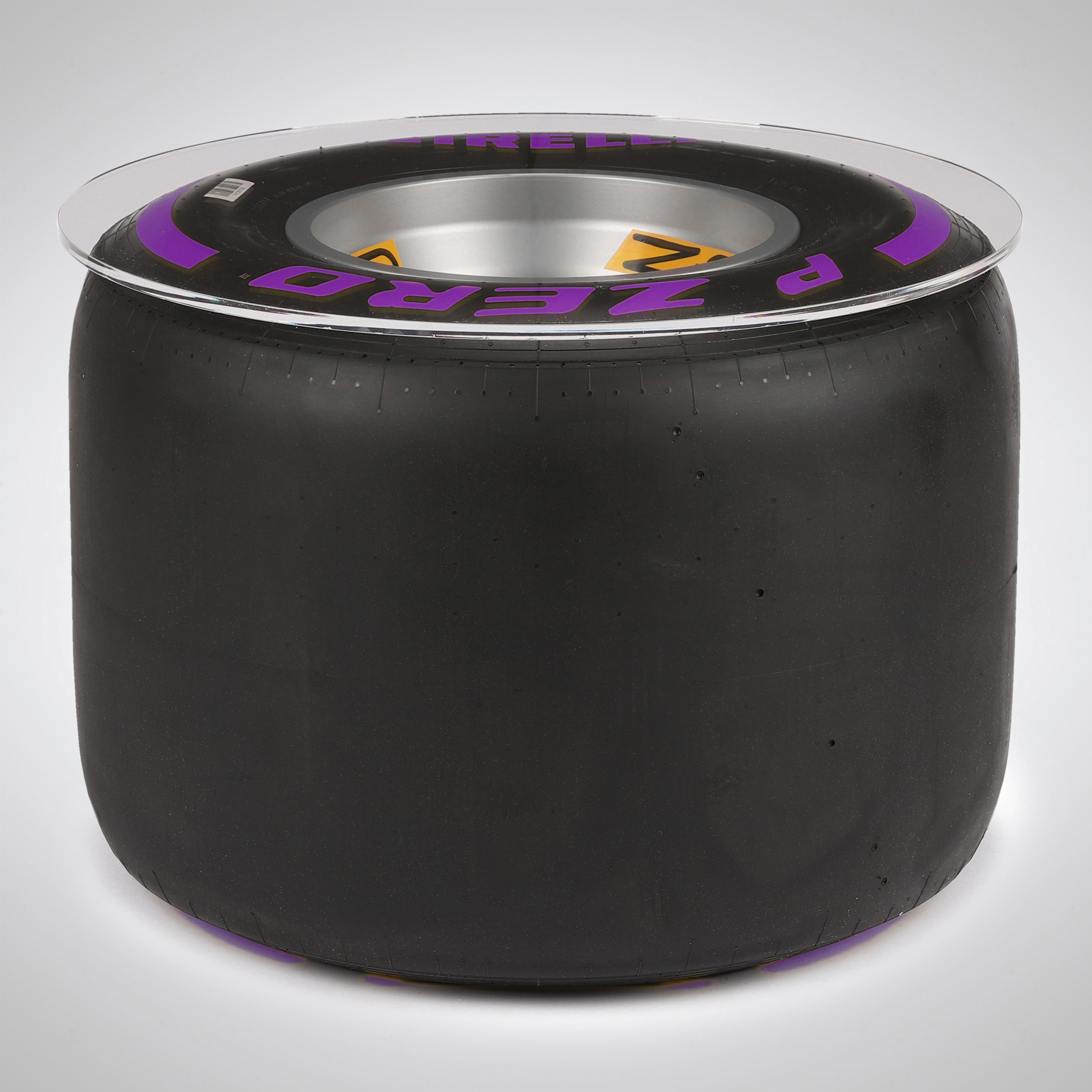 Pirelli 2018 Wheel Rim & Tyre Table - Purple Ultrasoft Compound