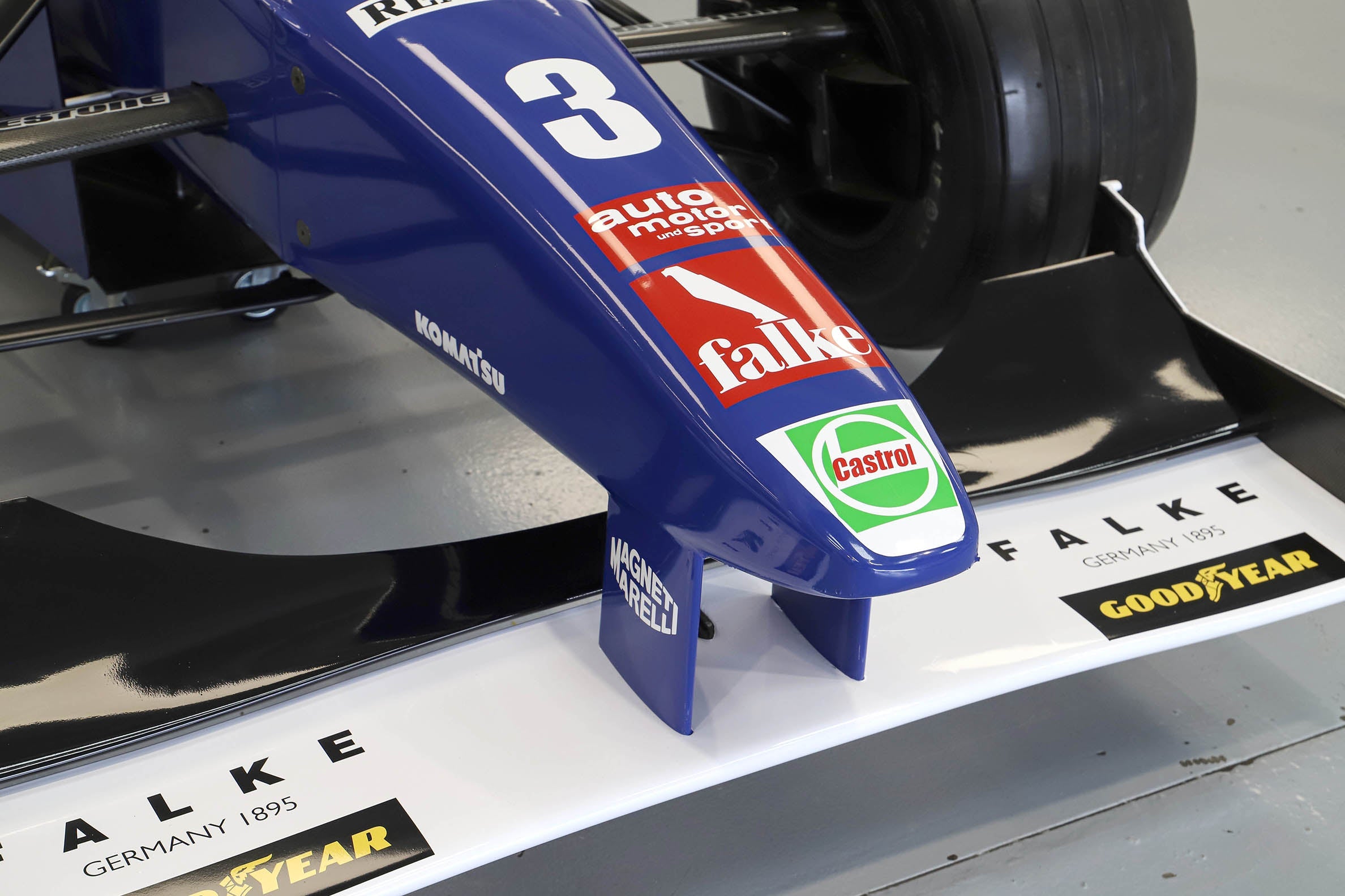 1997 Williams FW19 Jacques Villeneuve Championship Winning Official Show Car